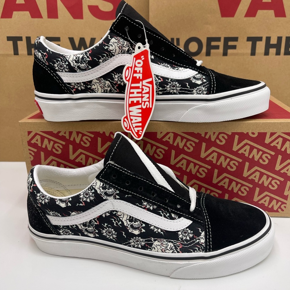 Vans Men’s Old Skool (Flash Skulls)Multi/True White Sneakers
VN0A38G118C - Picture 2 of 16